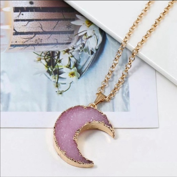 Farah Jewelry Jewelry - NWOT. Druzy Quartz Moon Pendant 🌙